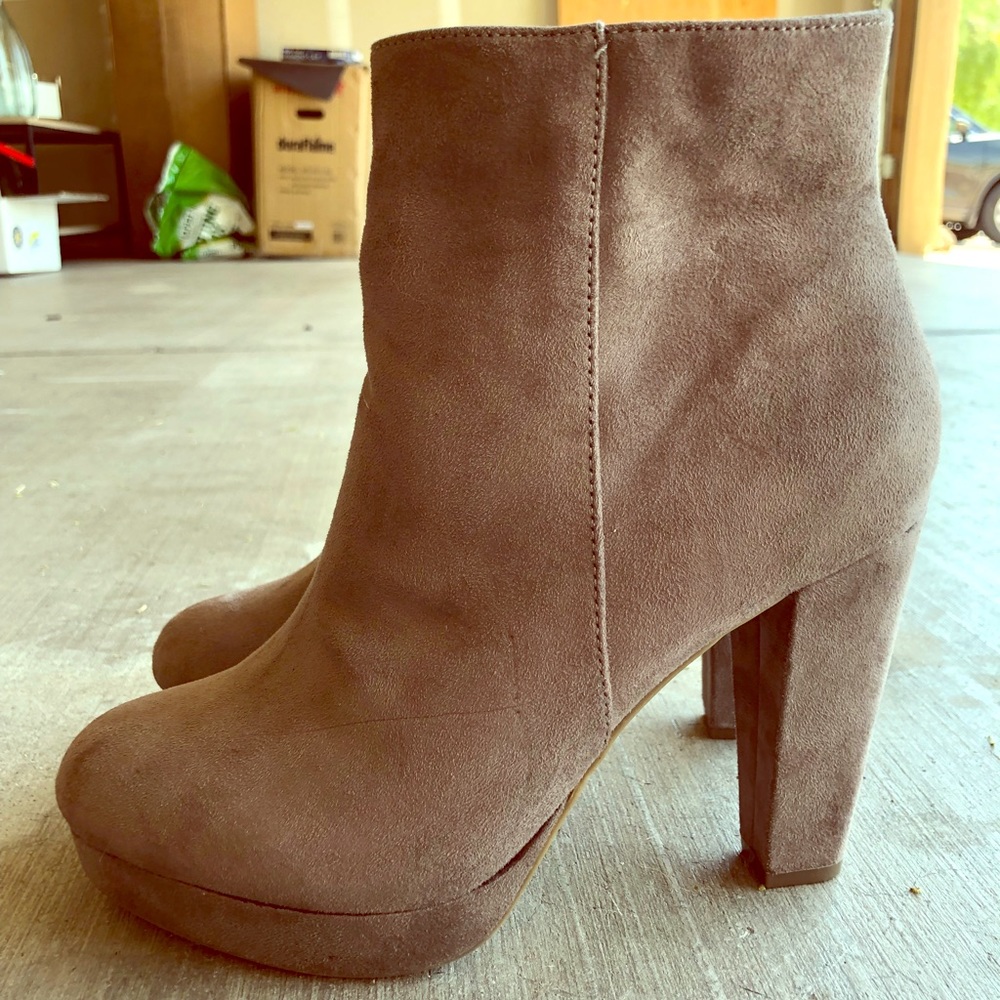 Booties ALMOST new!